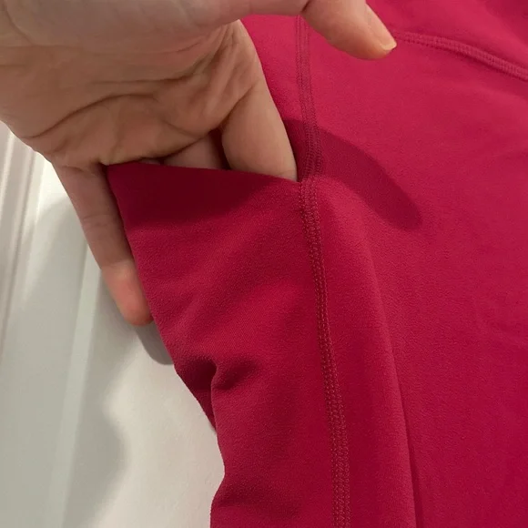 Fabletics Oasis Capris Pocket Leggings - Picture 2 of 4